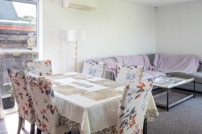 Photo of property in 72 Avonhead Road, Avonhead, Christchurch, 8042