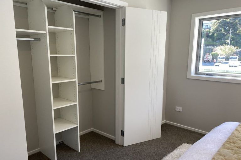 Photo of property in 2/7 Grays Road, Plimmerton, Porirua, 5026