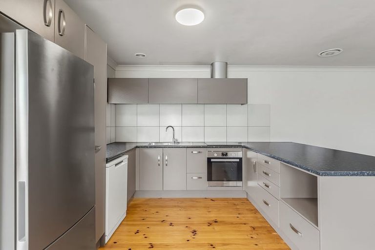 Photo of property in 1 Cedar Place, Hillcrest, Hamilton, 3216