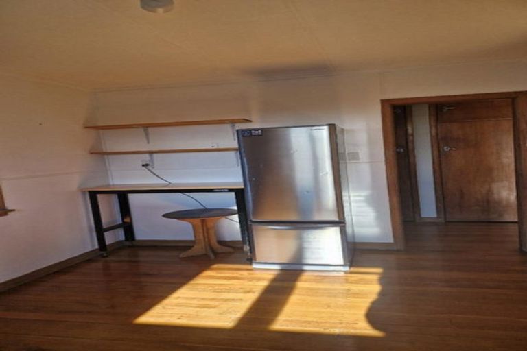 Photo of property in 115 Seaview Road, Westown, New Plymouth, 4310