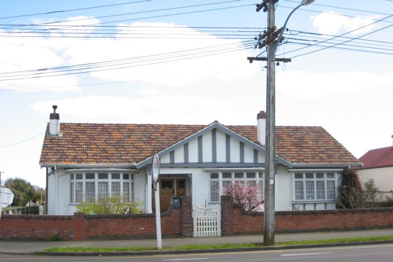 Photo of property in 177 Bridge Street, Bulls, 4818