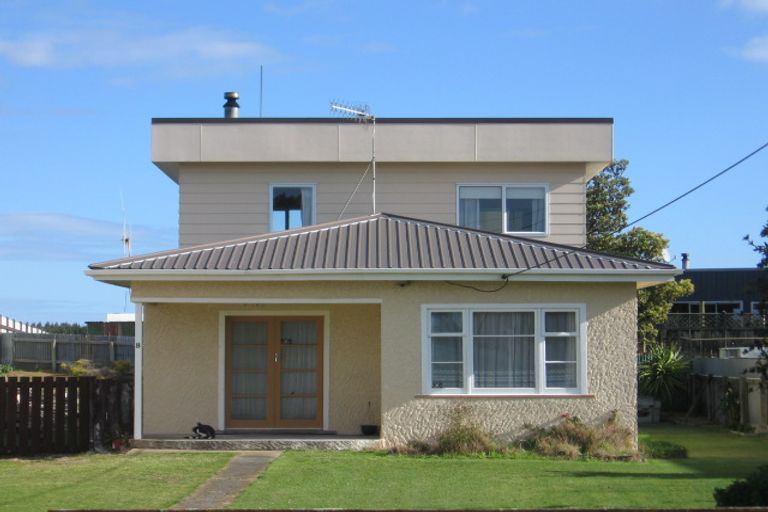 Photo of property in 8 Shortt Street, Foxton Beach, Foxton, 4815
