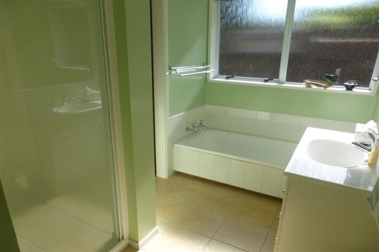 Photo of property in 6 Rowanwood Close, Halswell, Christchurch, 8025