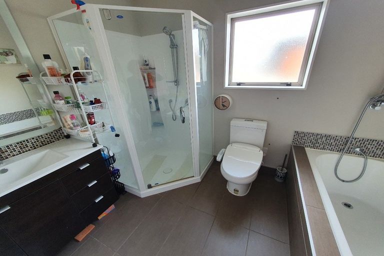 Photo of property in 12 Gifford Grove, Churton Park, Wellington, 6037