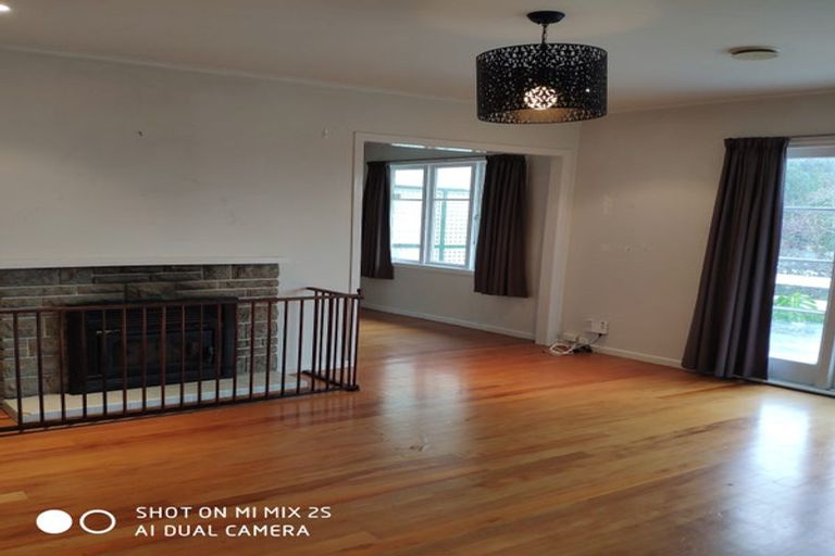 Photo of property in 73 Kervil Avenue, Te Atatu Peninsula, Auckland, 0610