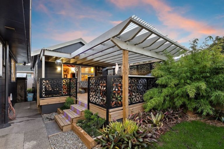 Photo of property in 42a Forest Hill Road, Henderson, Auckland, 0612
