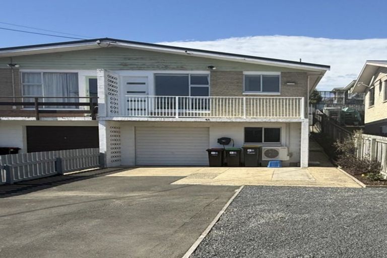 Photo of property in 4a Elwyn Crescent, Green Island, Dunedin, 9018