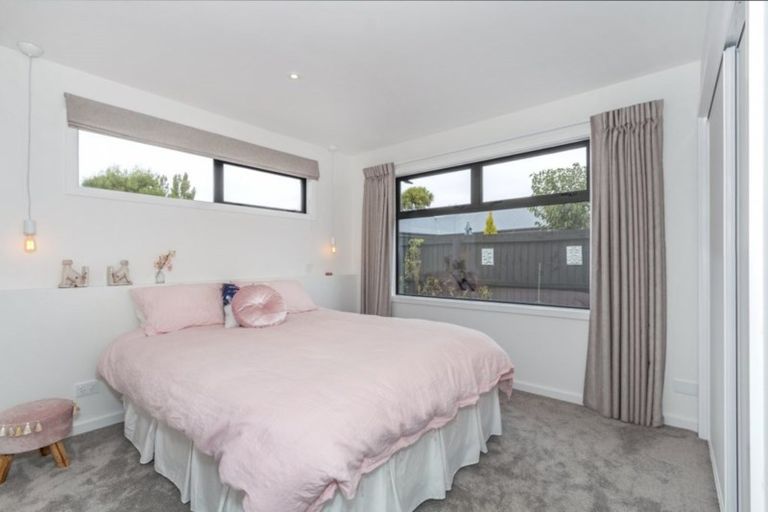 Photo of property in 40 Holiday Drive, Mairehau, Christchurch, 8052