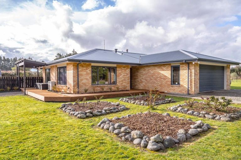 Photo of property in 1176 State Highway 2, Mikimiki, Masterton, 5881