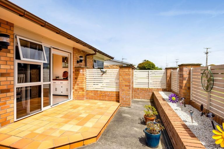 Photo of property in 11 Grey Street, Hawera, 4610