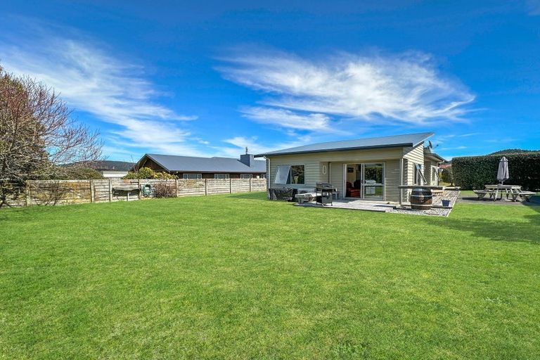 Photo of property in 53 Montgomery Crescent, Kinloch, Taupo, 3377