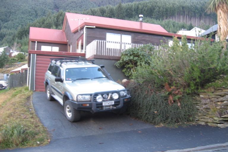 Photo of property in 17 Watts Road, Fernhill, Queenstown, 9300