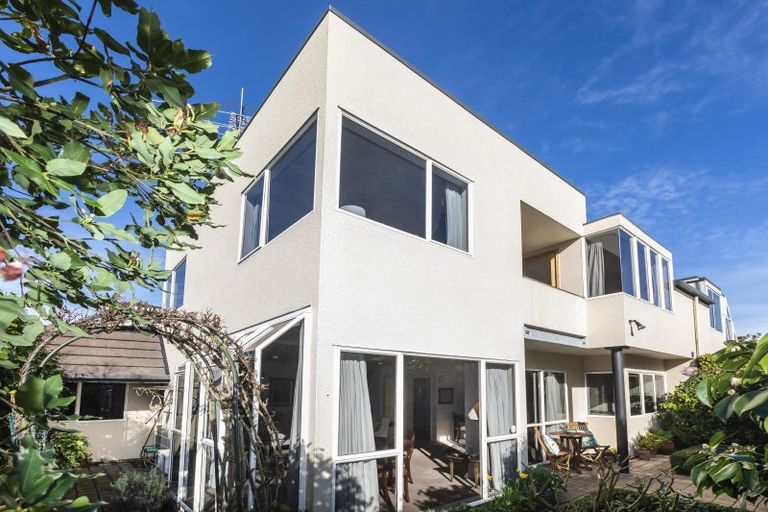 Photo of property in 3/33 Holly Road, St Albans, Christchurch, 8014