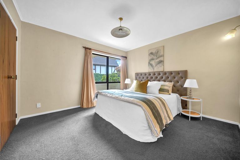 Photo of property in 16 Westholm Way, Pahurehure, Papakura, 2113