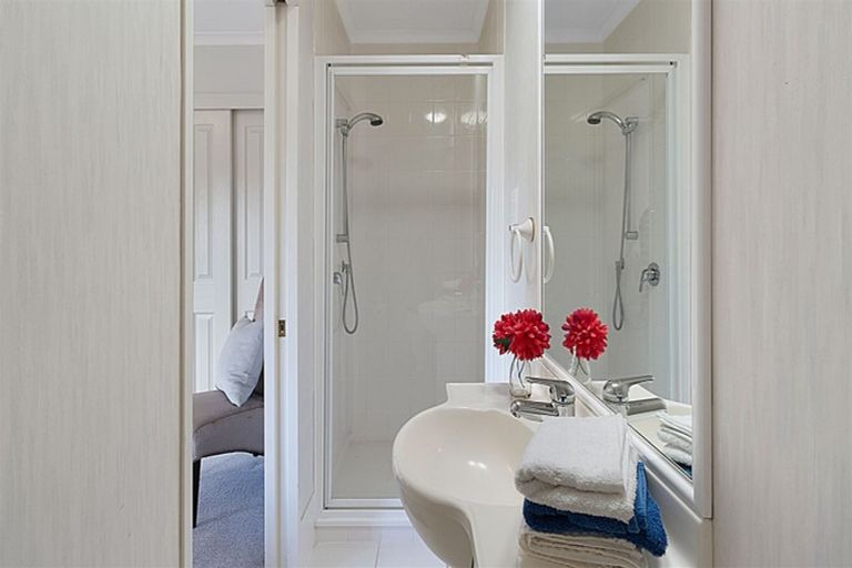 Photo of property in 20 Ryehill Close, New Lynn, Auckland, 0600