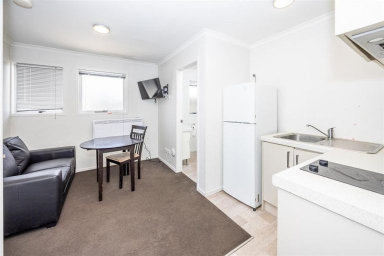 Photo of property in 12 Crescent Court, Melville, Hamilton, 3206