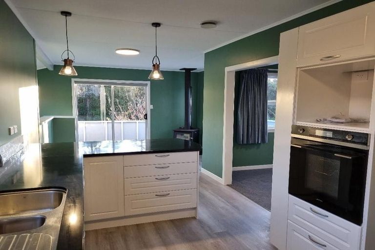 Photo of property in 37 Awanui Street, Merrilands, New Plymouth, 4312