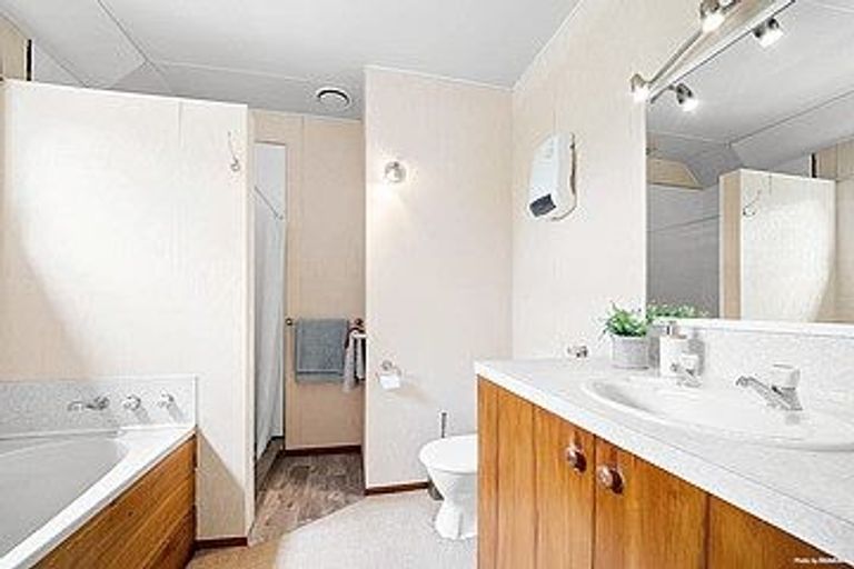 Photo of property in 68 Redwing Street, Browns Bay, Auckland, 0630