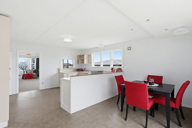 Photo of property in 4 Ashton Terrace, Castlecliff, Whanganui, 4501