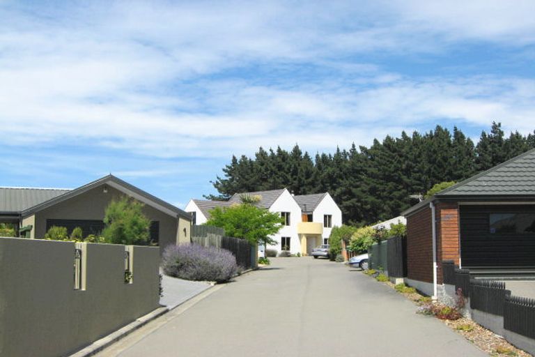 Photo of property in 15 Orlando Crescent, Waimairi Beach, Christchurch, 8083