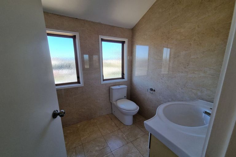 Photo of property in 27 Kaikoura Street, Maupuia, Wellington, 6022