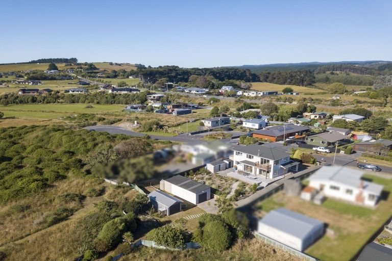 Photo of property in 17 Palmer Place, Taieri Beach, Taieri Mouth, 9091