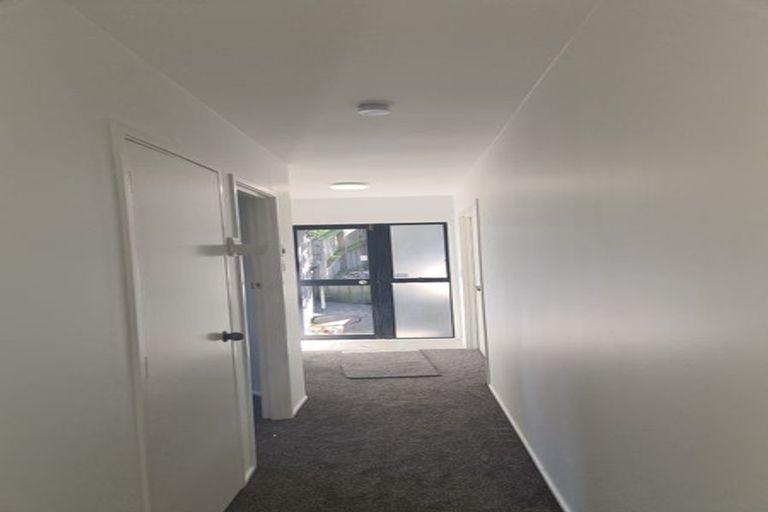 Photo of property in 1/338 Main Road, Tawa, Wellington, 5028