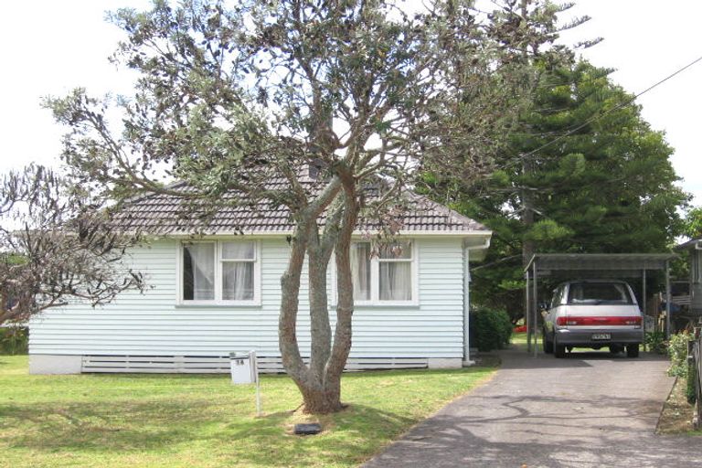 Photo of property in 14 Hayman Place, Beach Haven, Auckland, 0626