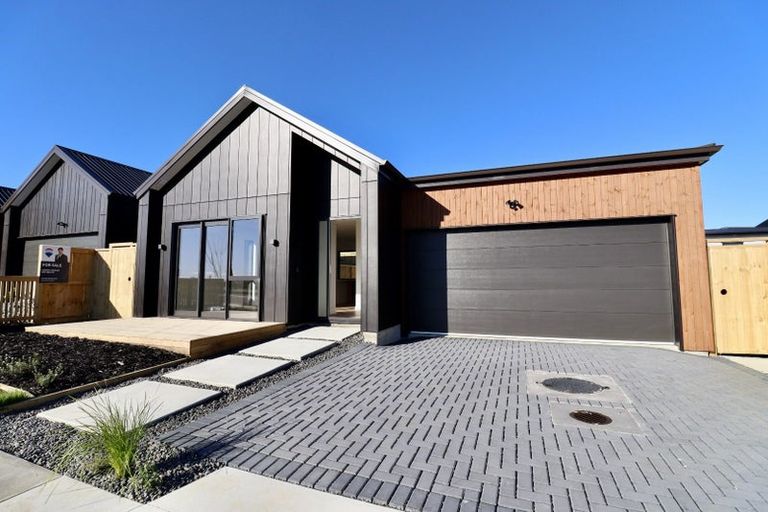 Photo of property in 13 Wagyu Lane, Karaka, 2580