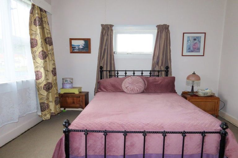 Photo of property in 30 Main Street, Reefton, 7830