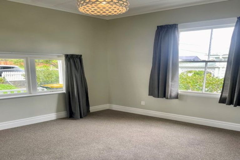 Photo of property in 16 Kawerau Avenue, Devonport, Auckland, 0624