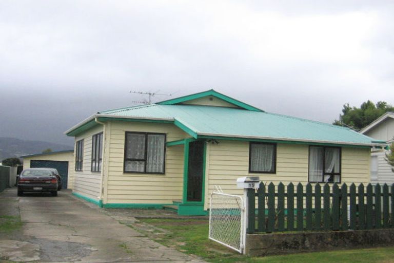 Photo of property in 15 Elizabeth Street, Moera, Lower Hutt, 5010