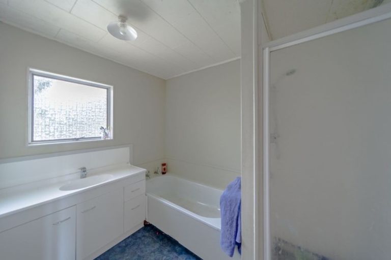 Photo of property in 18 Leeton Drive, Waipukurau, 4200