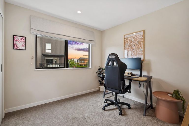 Photo of property in 64 Glidepath Road, Hobsonville, Auckland, 0616