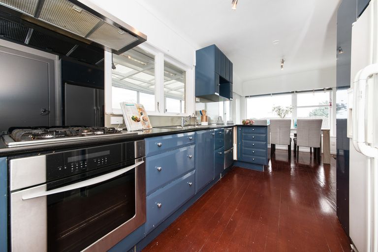 Photo of property in 91 Waimumu Road, Massey, Auckland, 0614
