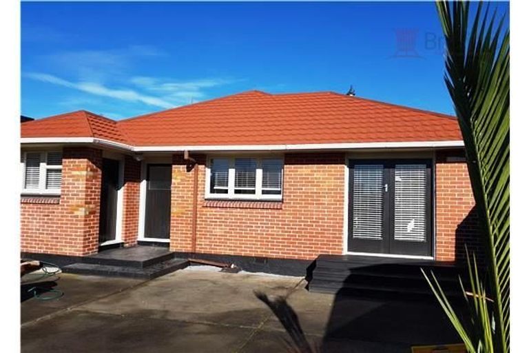 Photo of property in 338 Memorial Avenue, Burnside, Christchurch, 8053