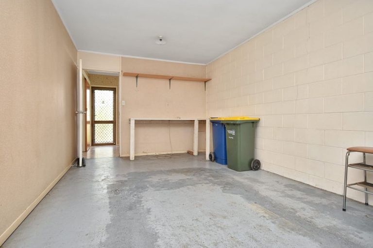 Photo of property in 2/1 Sari Place, Massey, Auckland, 0614