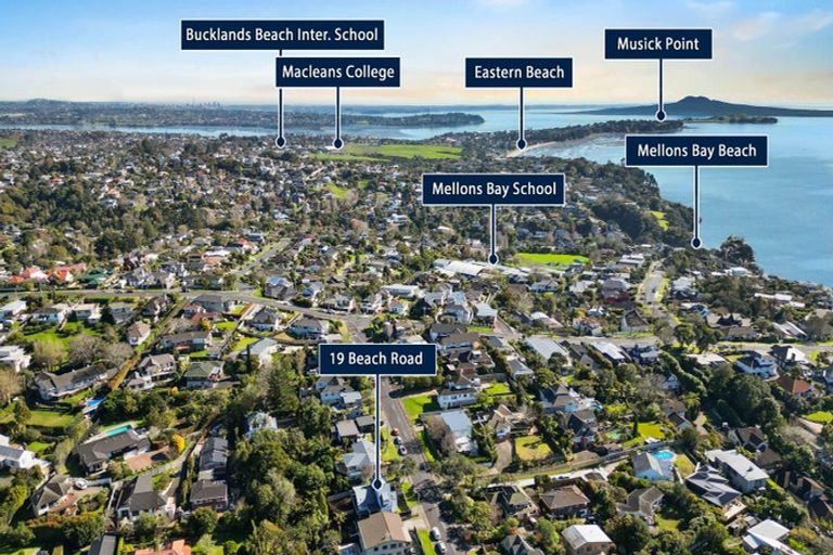 Photo of property in 19 Beach Road, Mellons Bay, Auckland, 2014