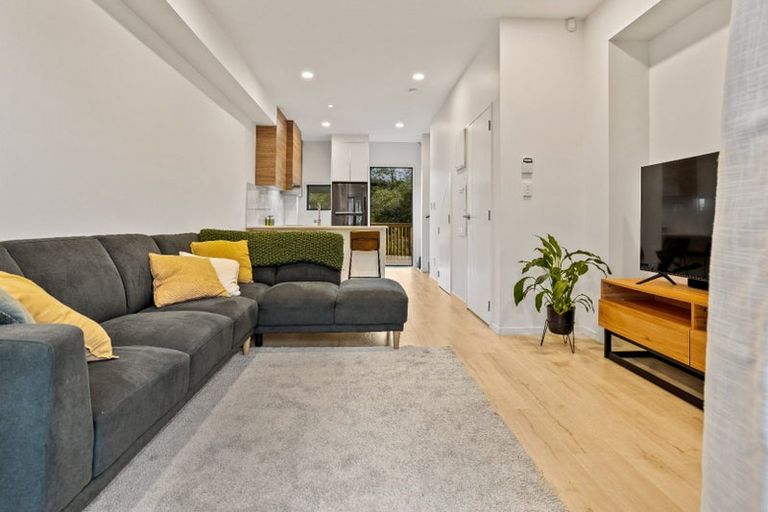 Photo of property in 132c Tiriwa Drive, Massey, Auckland, 0614