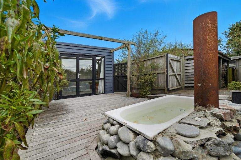 Photo of property in 92 Dunns Avenue, The Pines Beach, 7630