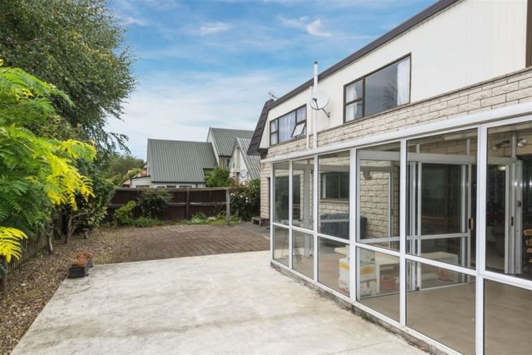 Photo of property in 11 Jamell Place, Avonhead, Christchurch, 8042