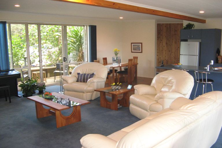 Photo of property in 10 Hihitahi Rise, Paihia, 0200