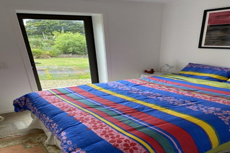 Photo of property in 71 Howard Road, Orere Point, Papakura, 2585