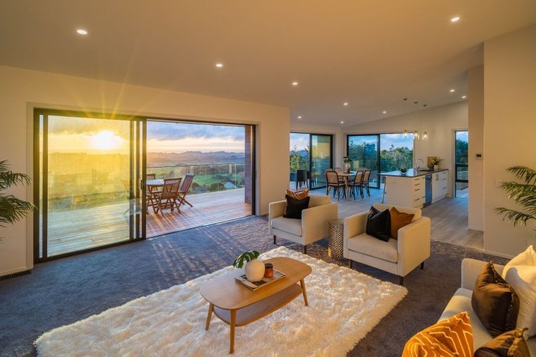 Photo of property in 92 Kotare Street, Waikanae, 5036