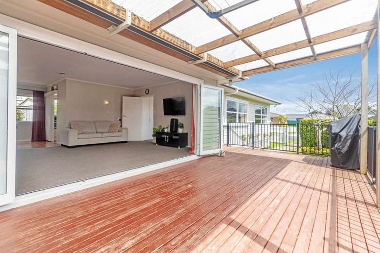 Photo of property in 16b Campbell Street, Waiuku, 2123