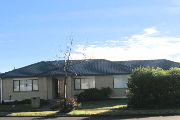 Photo of property in 95 Moyrus Crescent, East Tamaki Heights, Auckland, 2016