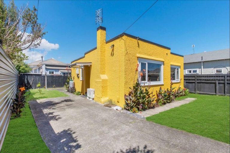 Photo of property in 8a Pharazyn Street, Gonville, Whanganui, 4500