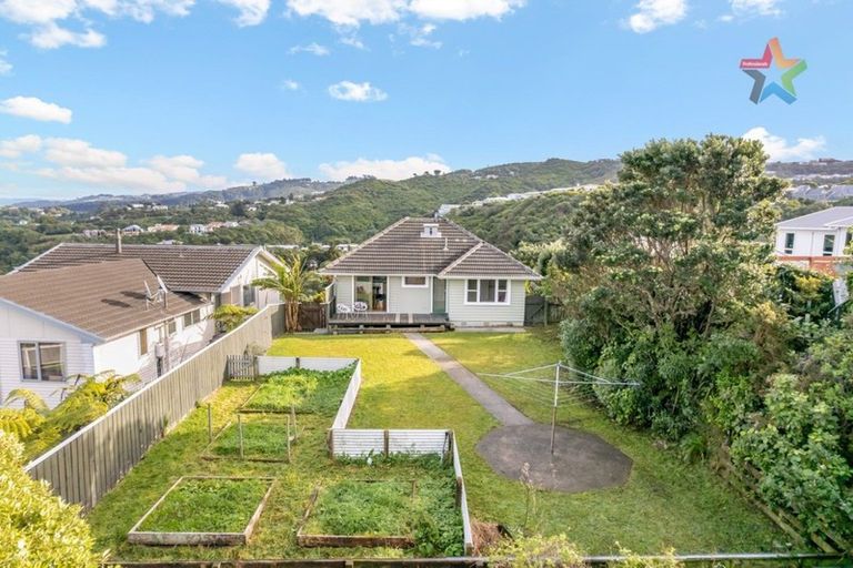Photo of property in 102 Dowse Drive, Maungaraki, Lower Hutt, 5010