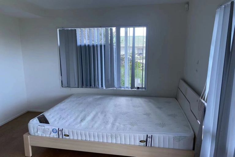 Photo of property in 1/11 Strid Road, Te Atatu South, Auckland, 0610