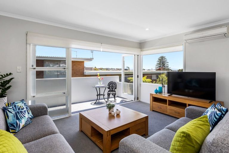 Photo of property in 2/4 Beacholm Road, Takapuna, Auckland, 0622